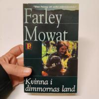 Kvinna i dimmornas land : boken om Dian Fosseys liv och d&ouml;d bland Afrikas bergsgorillor