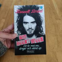 Min booky wook : ett liv med sex, droger och stand up