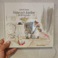 Victor och Josefine g&aring;r till fotografen
