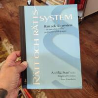 R&auml;tt och r&auml;ttssystem