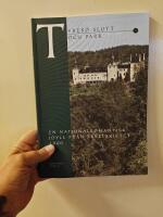 Tyres&ouml; slott och park : en nationalromantisk idyll fr&aring;n sekelskiftet 1900