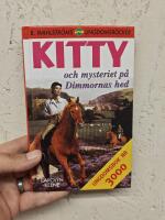 Kitty och mysteriet p&aring; Dimmornas hed