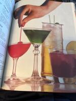 Stora cocktailboken : allt amat&ouml;rbartendern beh&ouml;ver veta