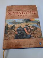 Sevastopol 1942 : von Mansteins triumf : [andra världskrigets största belägring