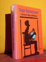 Tage Danielsson &ndash; Texter i urval av Hans Alfredson &ndash; Svalans svenska klassiker &ndash; [Samlingsbok med utvalda texter fr&aring;n bl.a. "Bok" 1963, "Sagor f&ouml;r barn &ouml;ver 18 &aring;r" (inkl. "Sagan om Karl-Bertil Jonssons julafton") 1964, "Postilla" 1965, "Grallimatik" 1966, "Samlade dikter 1967&ndash;1967", "Typer" 1970, "Tankar fr&aring;n roten", "Mytologi" m.m. &ndash; &auml;ven framtr&auml;danden och tal fr&aring;n radio och tv, inkl monologen "Om sannolikhet"] &ndash; [Jonsson, Karl-Bertils jul]