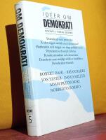 Id&eacute;er om demokrati : [Dahl: "Demokrati som procedur". Barry: "&Auml;r det n&aring;got s&auml;rskilt med demokrati?". Elster: "Marknaden och torget: tre slags politisk teori". Miller: "Demokrati och social r&auml;ttvisa". Elster: "Konstitutionalism och demokrati". Przeworski: "Demokrati som m&ouml;jligt utfall av konflikter". Bobbio: "Demokratins framtid".]