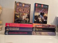 1 SHANNARAS SV&Auml;RD. 2) SHANNARAS ALVSTENAR. 3) SHANNARAS &Ouml;NSKES&Aring;NG.4) SHANNARAS &Auml;TTLINGAR. 5) SHANNARAS DRUID. 6) SHANNARAS ALVDROTTNING. 7) SHANNARAS TALISMANER.8) SHANNARAS F&Ouml;RSTA KUNG. 