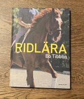 Ridl&auml;ra : ridh&auml;stens grundutbildning och vidareutbildning i dressyr