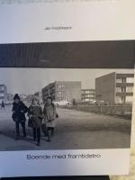 Boende med framtidstro : ett kommunalt bostadsbolag : &aring;terblickar och samtal med hyresg&auml;ster