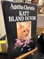 Katt bland duvor