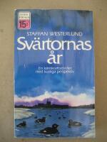 Sv&auml;rtornas &aring;r : [en k&auml;rnkraftsthriller med kusliga perspektiv] (En Bok F&ouml;r Alla-Pocket)