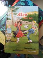 Alva blir k&auml;r
