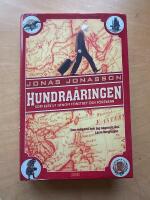 Hundra&aring;ringen som klev ut genom f&ouml;nstret och f&ouml;rsvann