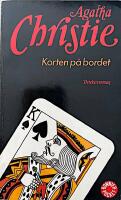 Korten p&aring; bordet : [detektivroman]