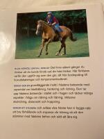 Vad säger hästen? : guide till hästens beteende