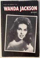 Wanda Jackson story : ber&auml;ttelsen om rockens f&ouml;rsta kvinnliga v&auml;rldsstj&auml;rna