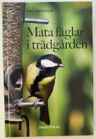 Mata f&aring;glar i tr&auml;dg&aring;rden