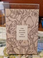 Presentask med fyra brittiska klassiker