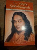 En yogis sj&auml;lvbiografi