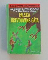 Alfred Hitchcock och Tre Deckare l&ouml;ser Falska brevduvans g&aring;ta