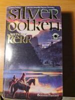 Silverdolken : f&ouml;rsta boken om det magiska landet Deverry
