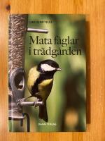Mata f&aring;glar i tr&auml;dg&aring;rden