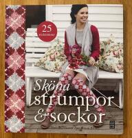 Sk&ouml;na strumpor och sockor : 25 klassiska modeller att sticka