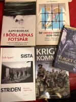 I b&ouml;dlarnas fotsp&aring;r och fyra andra b&ouml;cker