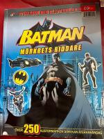 Batman - m&ouml;rkrets riddare. Pysselbok med klisterm&auml;rken