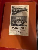 Egen h&auml;rd : om kvinnoliv i sm&aring;husomr&aring;den = [Women in single-family housing developments]
