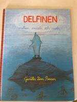 Delfinen mellan mussla och moln