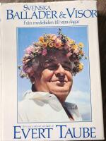 Svenska ballader och visor fr&aring;n medeltiden till v&aring;ra dagar