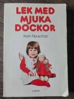 Lek med mjuka dockor