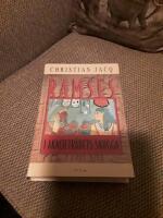 I akacietr&auml;dets skugga