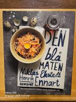 Den bl&aring; maten : recept f&ouml;r ett l&aring;ngt och lyckligt liv