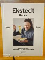 Ekstedt hemma : stj&auml;rnkockens nya klassiker - 40 recept / 30 minuter / 20 tips