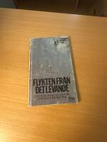 Flykten fr&aring;n det levande : en bok om biologi och samh&auml;lle