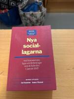 Nya sociallagarna : Med kommentarer, lagar och f&ouml;rfattningar som de lyder den 1 januari 2005