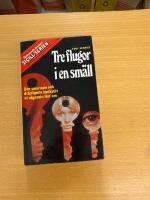 Tre flugor i en sm&auml;ll Nr 28 i Sigill-serien