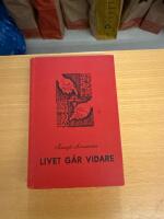 Livet g&aring;r vidare Sagan fr&aring;n den vita g&aring;rden