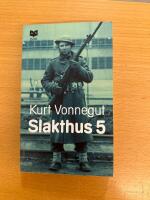 Slakthus 5 eller Barnkorst&aring;get : en skyldighetsdans med d&ouml;den