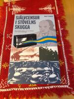 Sj&auml;lvcensur i st&ouml;velns skugga : den svenska radions roll och h&aring;llning under det andra v&auml;rldskriget