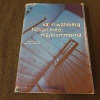 Flickan med majblommorna