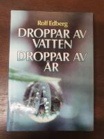 Droppar av vatten droppar av v&aring;r