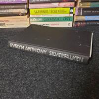 Silverfalken : [en thriller]