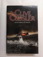 Blodr&ouml;d gryning : en Dirk Pitt-roman