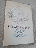 Kvar p&aring; bryggan : tv&aring; dussin valda dikter, ett dussin nya