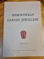 Merovingian garnet jewellery : Emergence and social implications