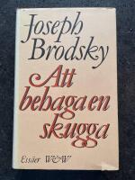 Att behaga en skugga : valda ess&auml;er