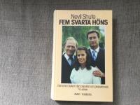 Fem svarta h&ouml;ns